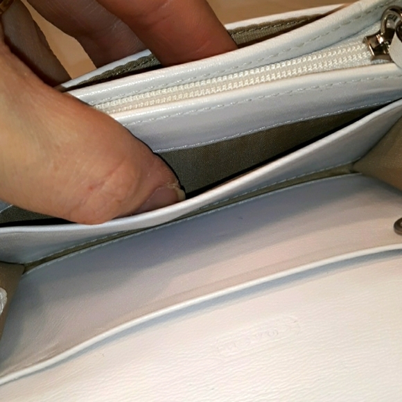 Like New COACH Vintage Hampton's Scribble Wallet - Picture 13 of 16